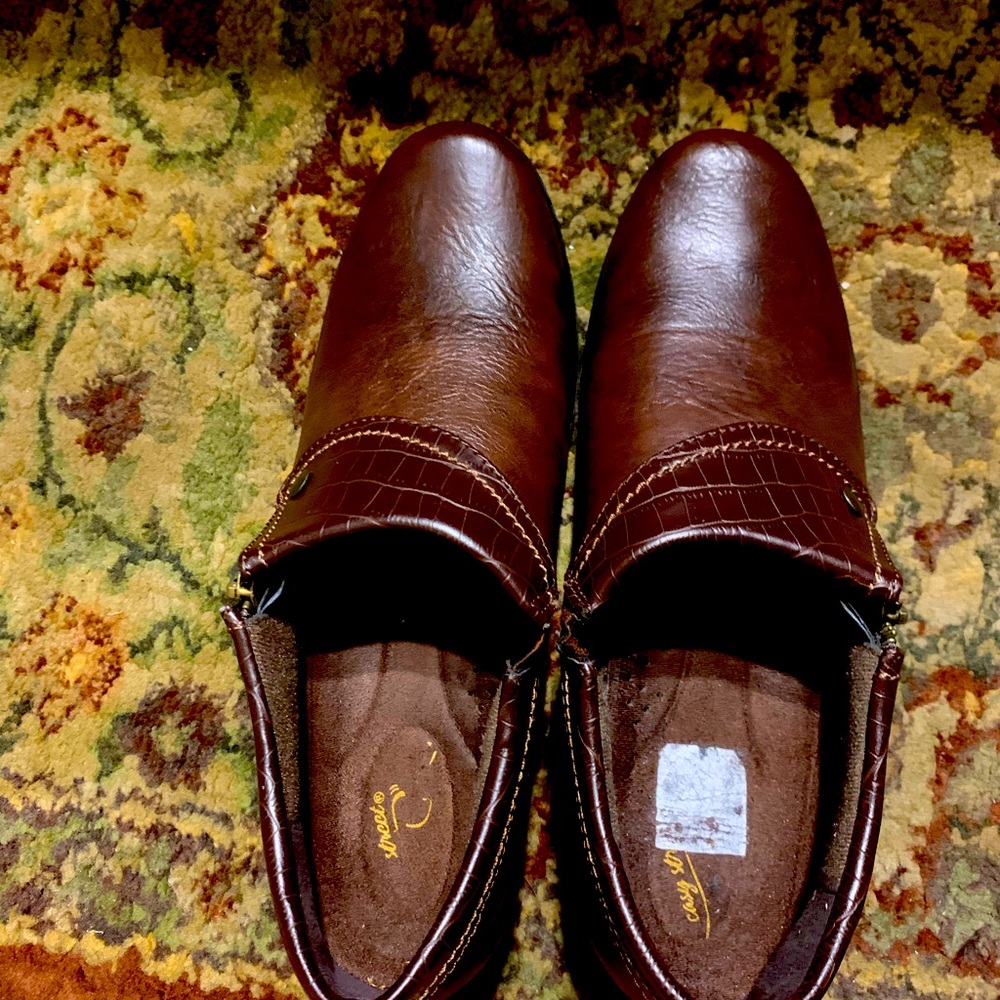 Easy Street ankle shoes